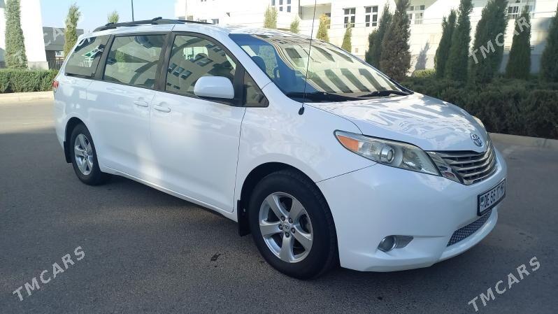 Toyota Sienna 2011 - 330 000 TMT - Мары - img 1