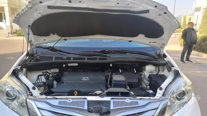 Toyota Sienna 2011 - 330 000 TMT - Мары - img 7
