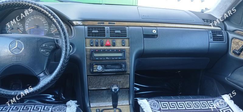 Mercedes-Benz E320 2000 - 128 000 TMT - Aşgabat - img 6