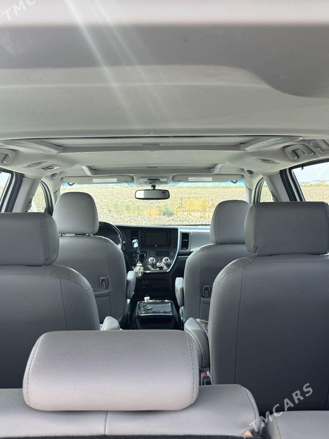 Toyota Sienna 2016 - 420 000 TMT - Aşgabat - img 8