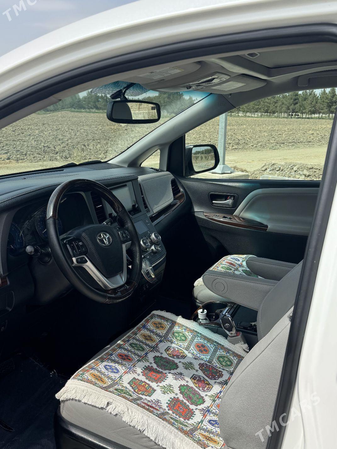 Toyota Sienna 2016 - 420 000 TMT - Aşgabat - img 5