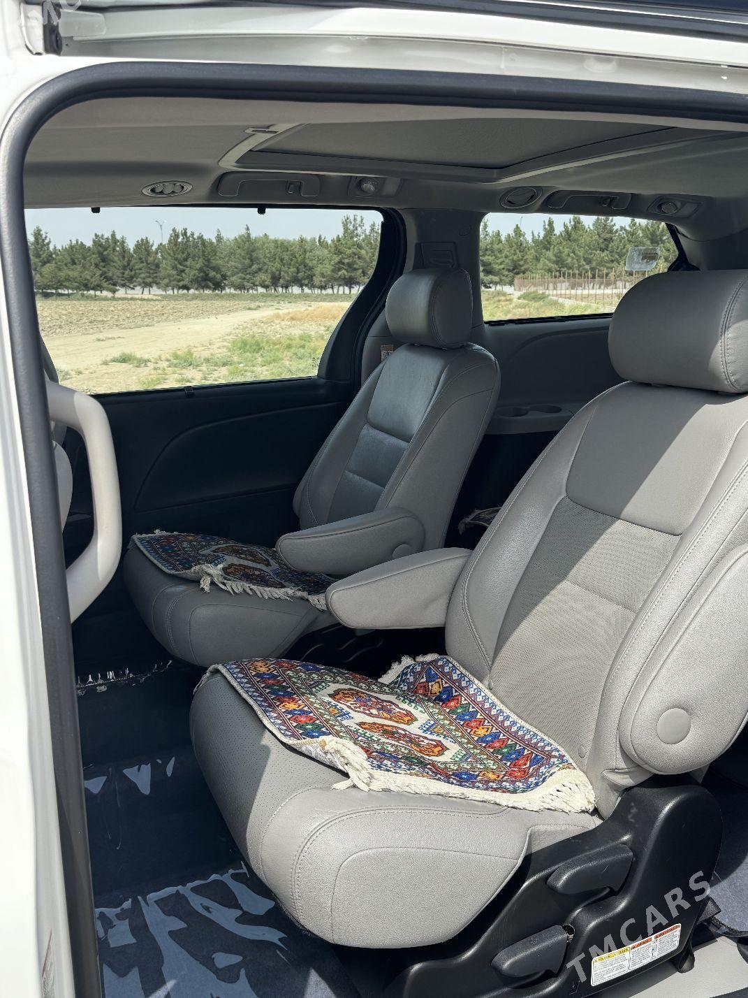 Toyota Sienna 2016 - 420 000 TMT - Aşgabat - img 6