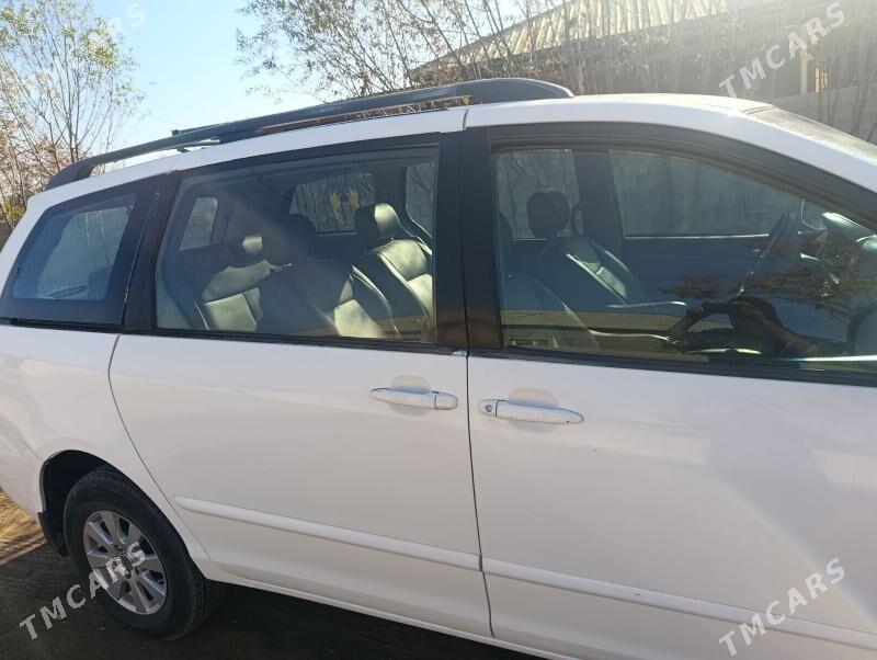 Toyota Sienna 2008 - 220 000 TMT - етр. Туркменбаши - img 5