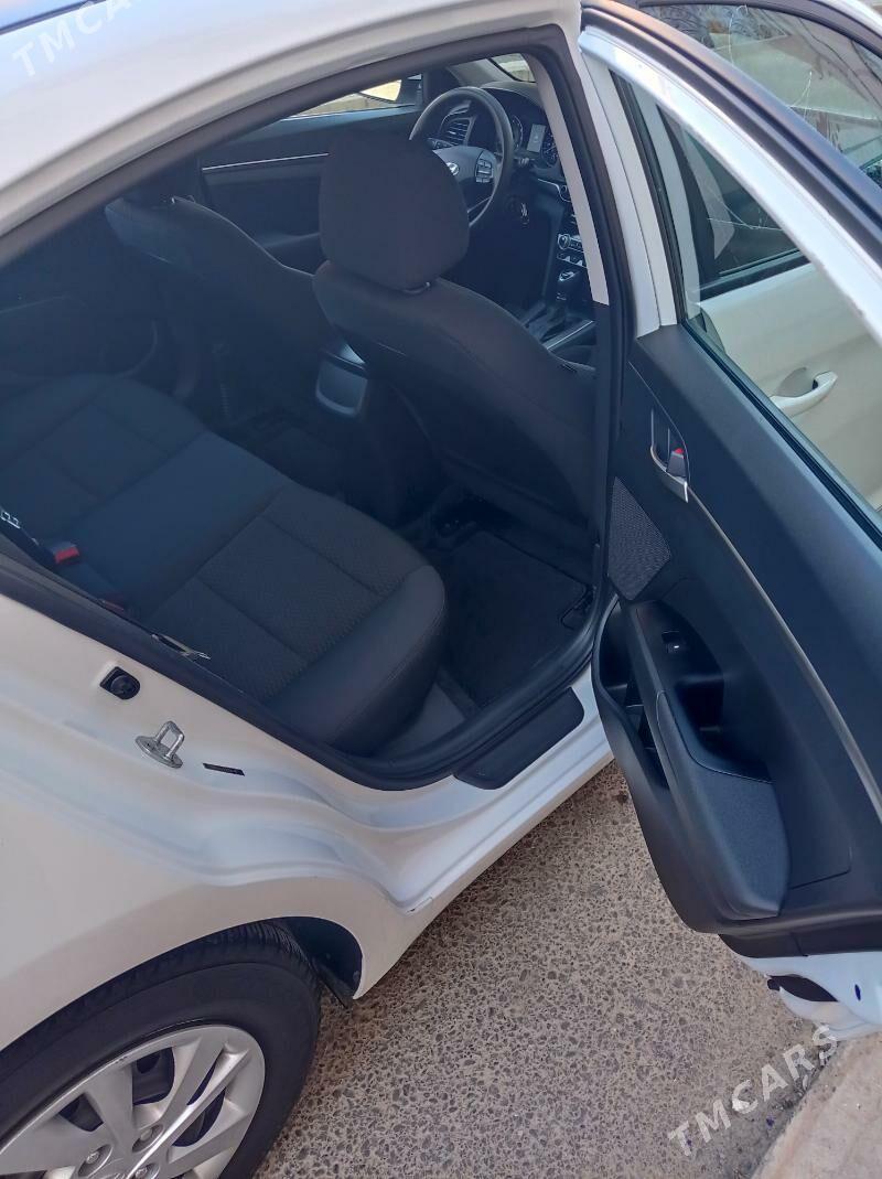 Hyundai Elantra 2020 - 230 000 TMT - Мары - img 9