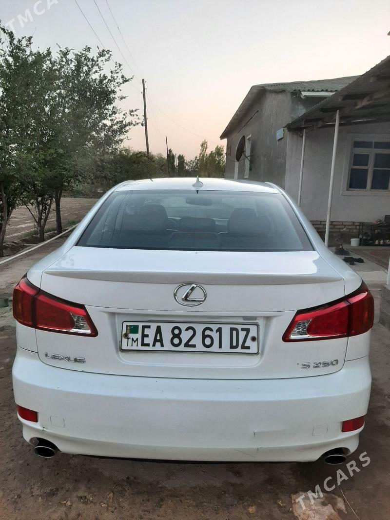 Lexus IS 2009 - 180 000 TMT - етр. Туркменбаши - img 3