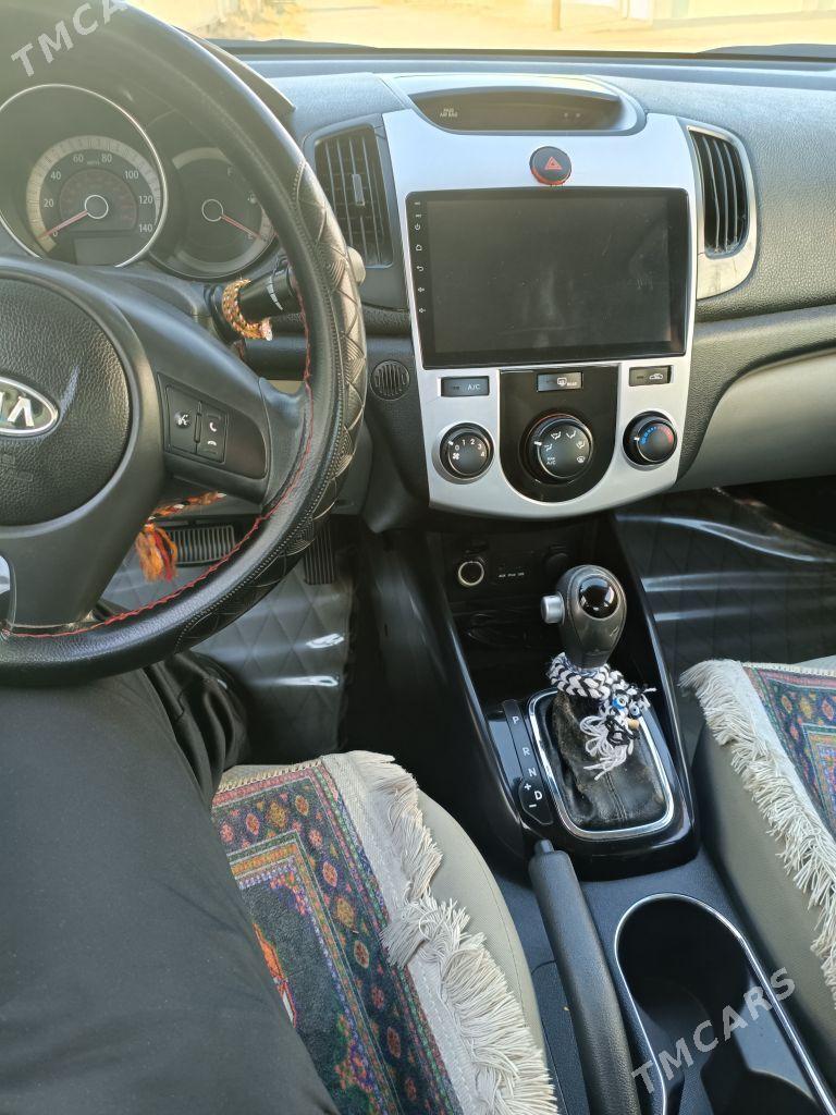 Kia Forte 2010 - 142 000 TMT - Ак-Бугдайский этрап - img 2