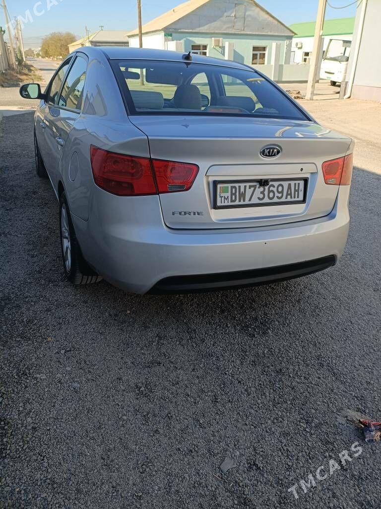 Kia Forte 2010 - 142 000 TMT - Ак-Бугдайский этрап - img 1