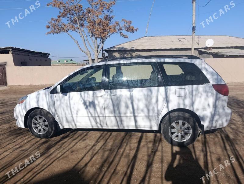 Toyota Sienna 2008 - 220 000 TMT - етр. Туркменбаши - img 6