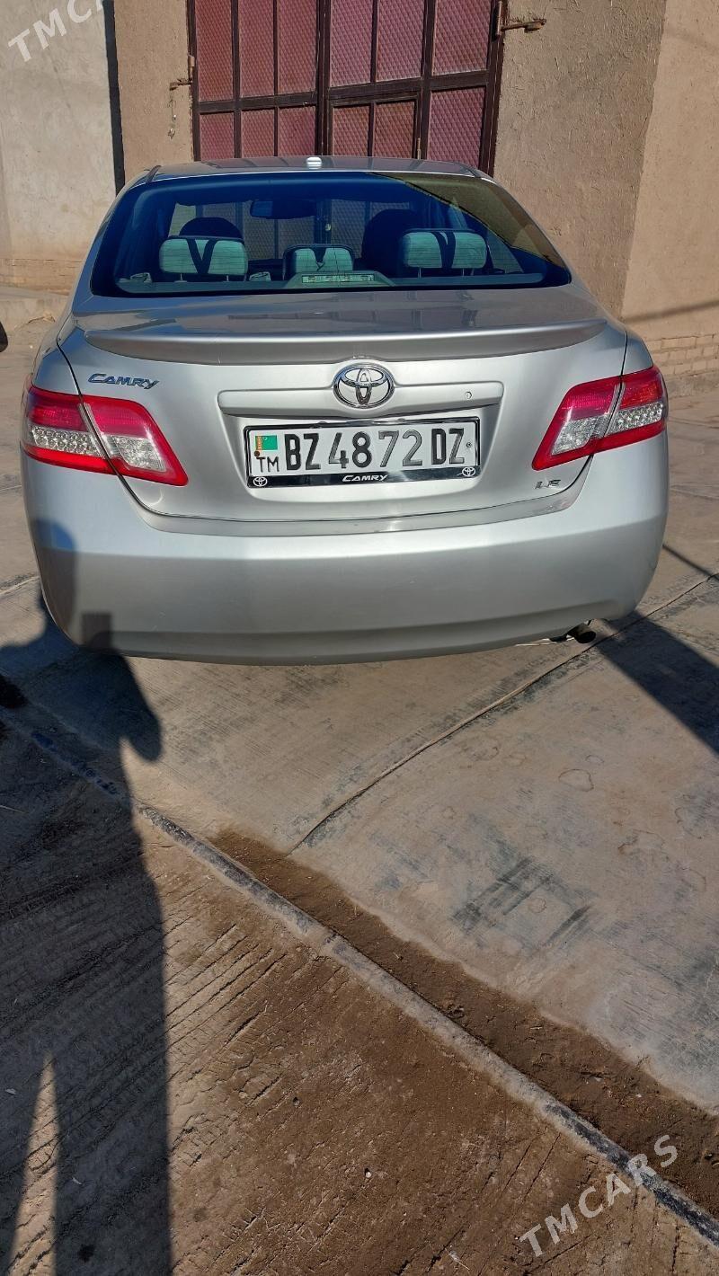 Toyota Camry 2011 - 210 000 TMT - Дашогуз - img 4
