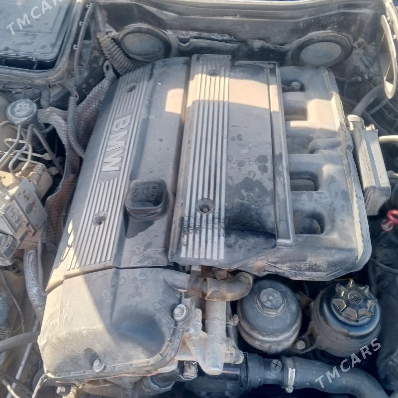 BMW E39 2002 - 110 000 TMT - Туркменбаши - img 3