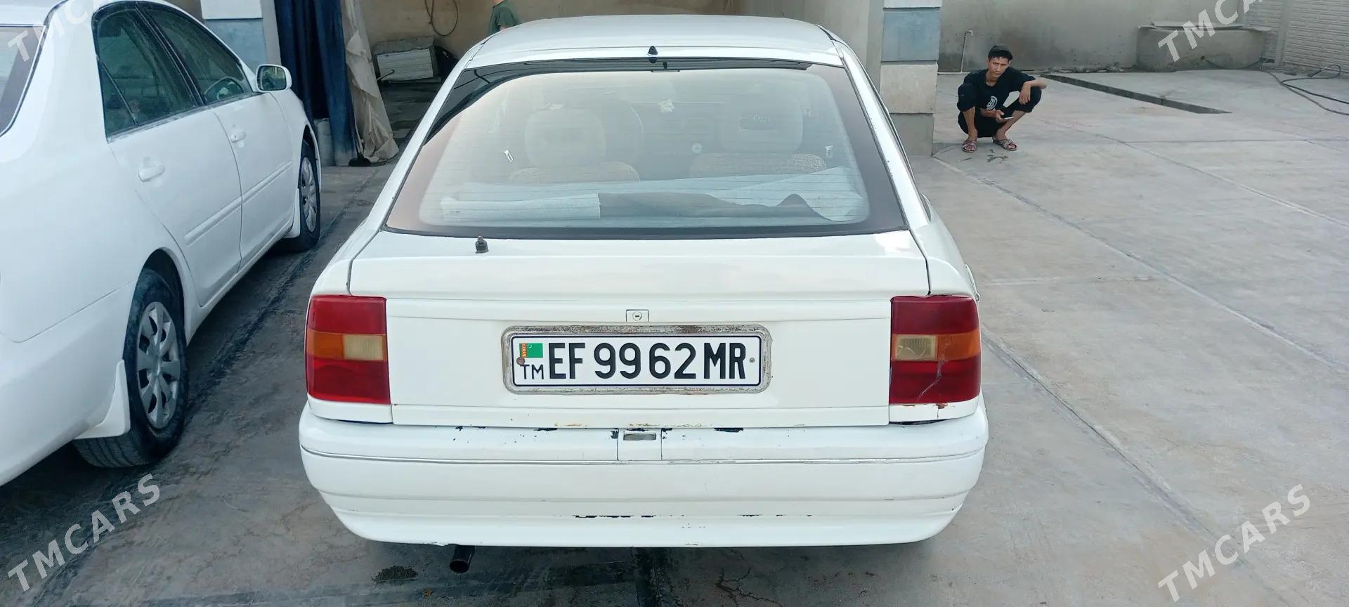 Opel Vectra 1990 - 25 000 TMT - Murgap - img 3