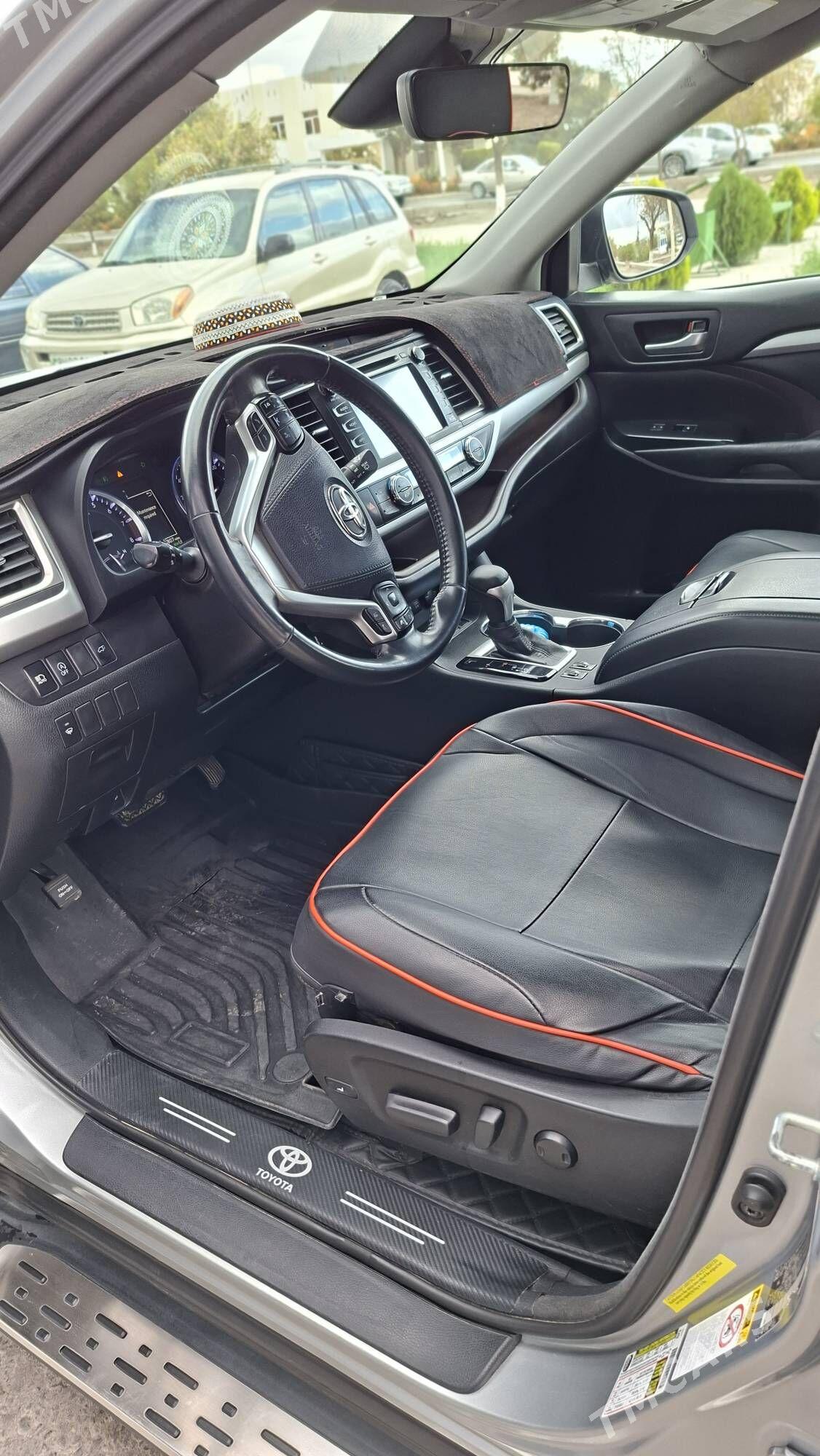 Toyota Highlander 2018 - 480 000 TMT - Туркменабат - img 5