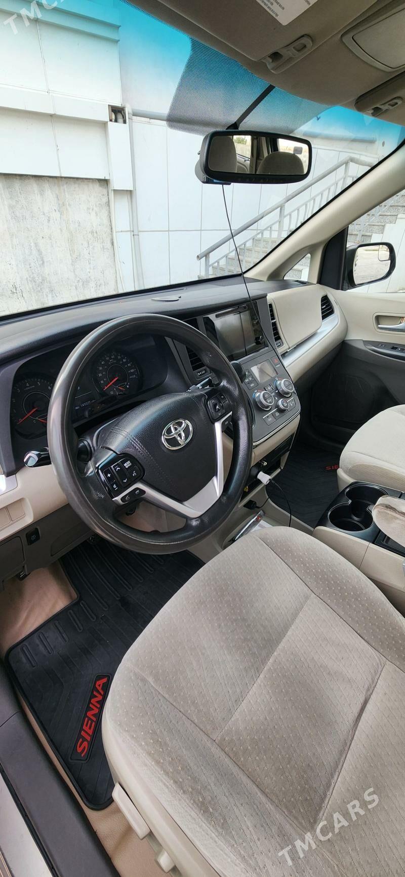 Toyota Sienna 2014 - 330 000 TMT - Туркменбаши - img 5