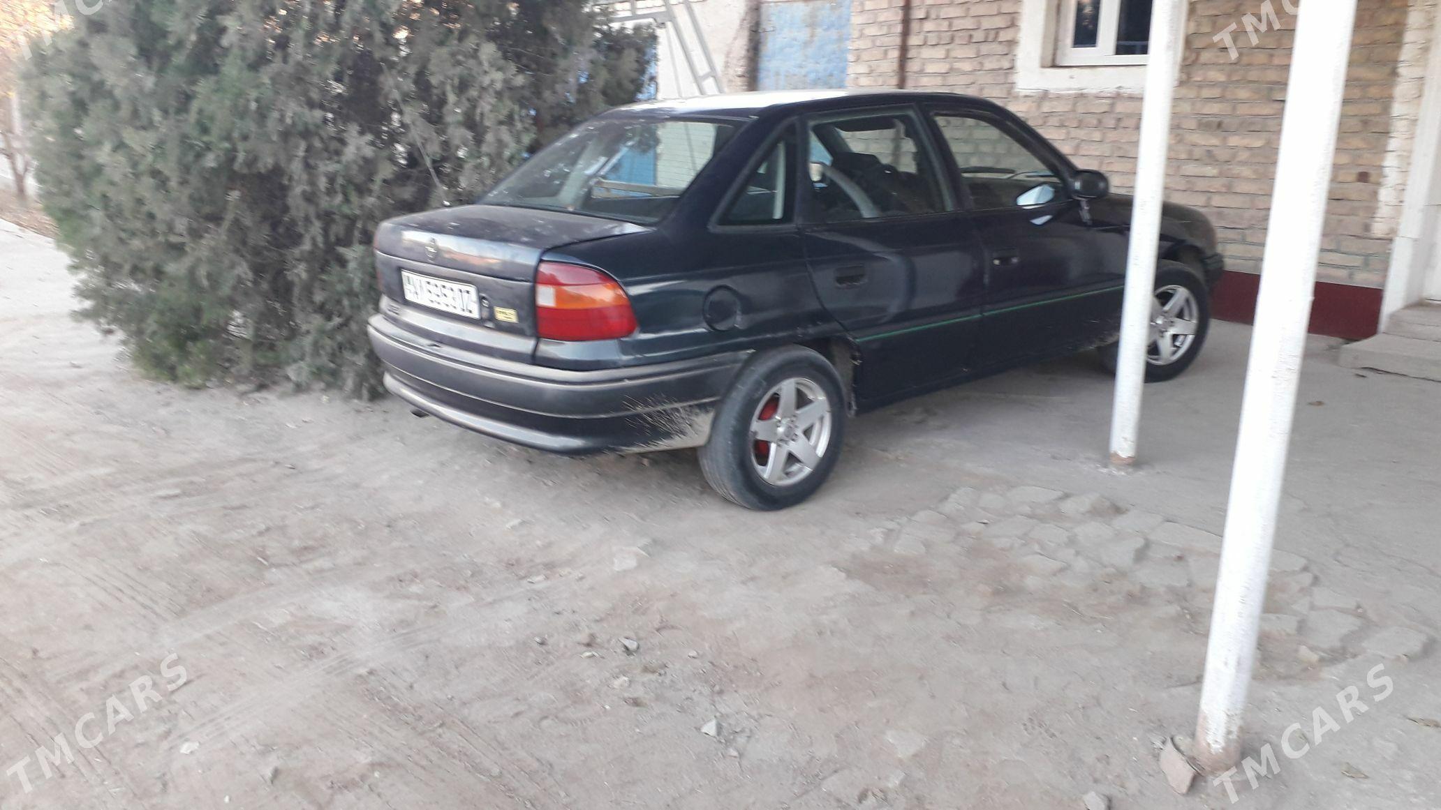 Opel Astra 1993 - 35 000 TMT - Губадаг - img 3