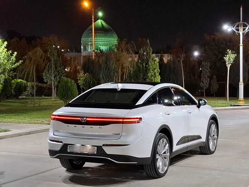 Toyota Crown 2023 - 760 000 TMT - Aşgabat - img 5