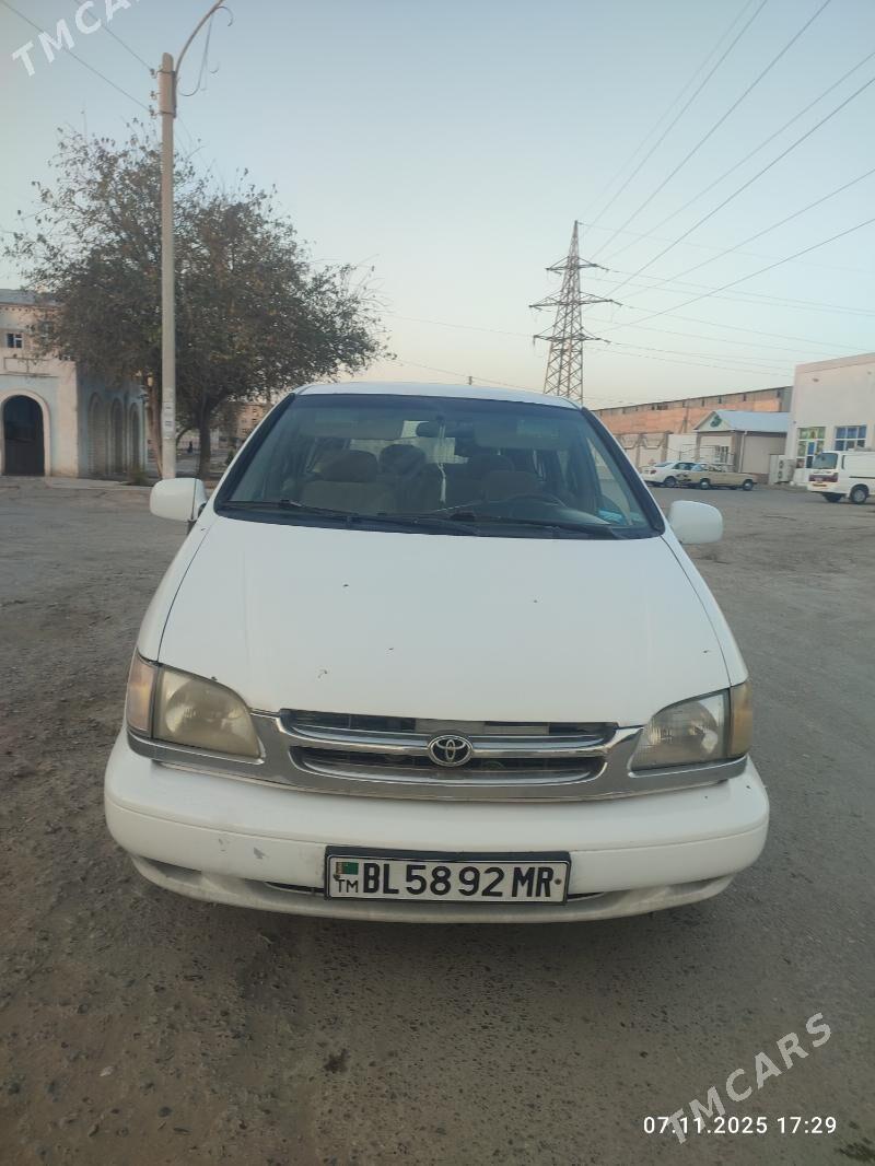Toyota Sienna 1999 - 136 000 TMT - Шатлык - img 1