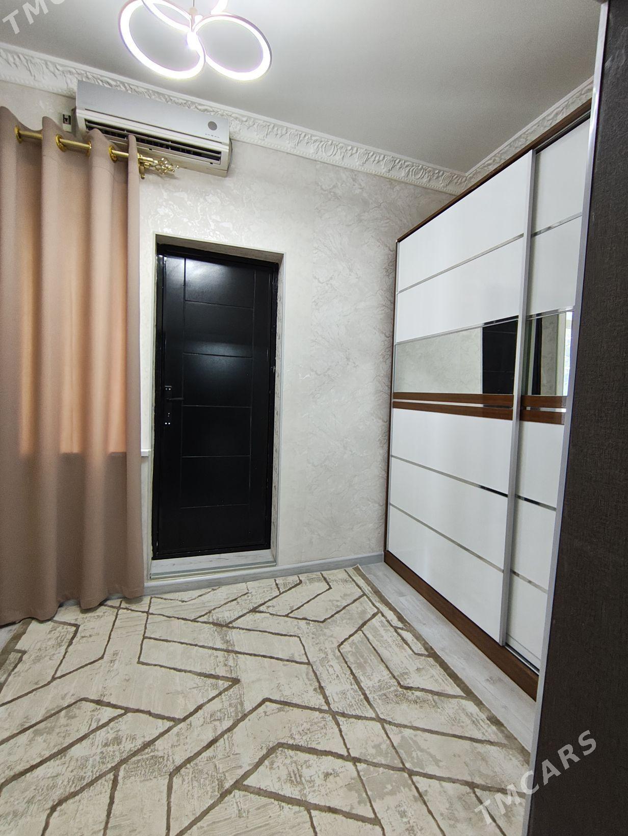 30mkr english teke bazaryň ýan - 30 мкр - img 3