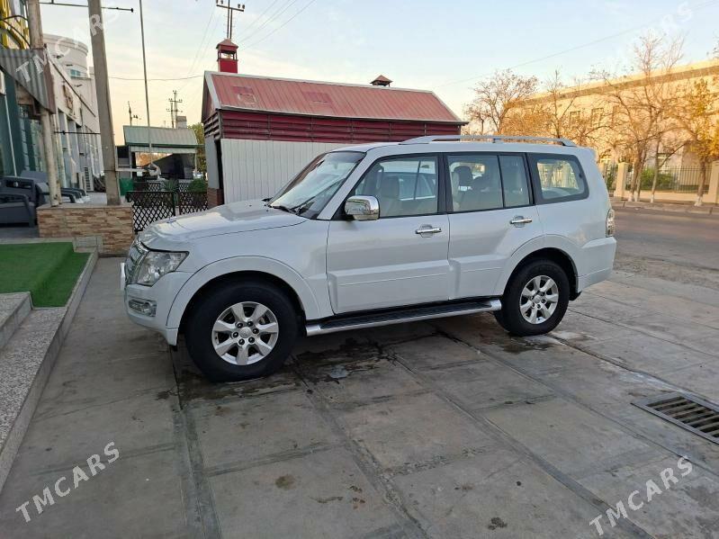 Mitsubishi Pajero 2016 - 305 000 TMT - Мары - img 3