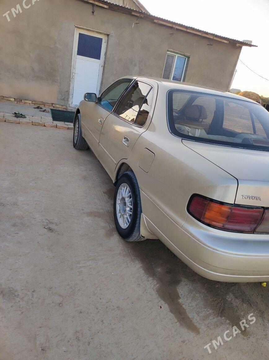 Toyota Camry 1994 - 90 000 TMT - Türkmengala - img 5