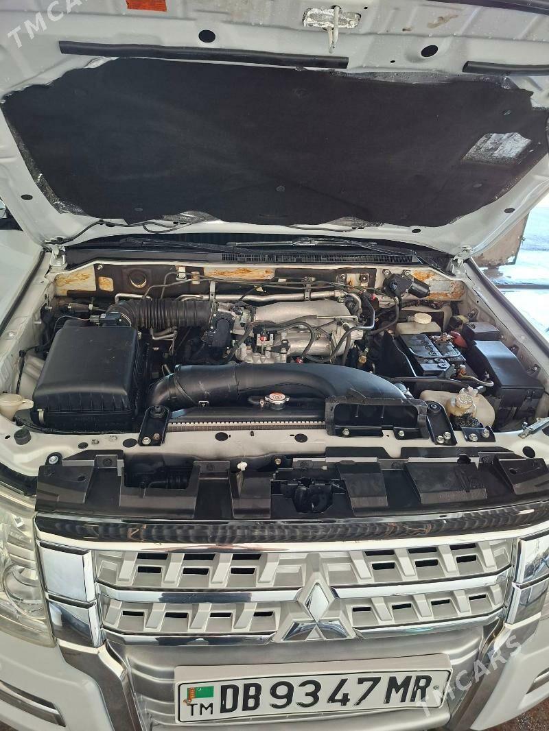 Mitsubishi Pajero 2016 - 305 000 TMT - Мары - img 5