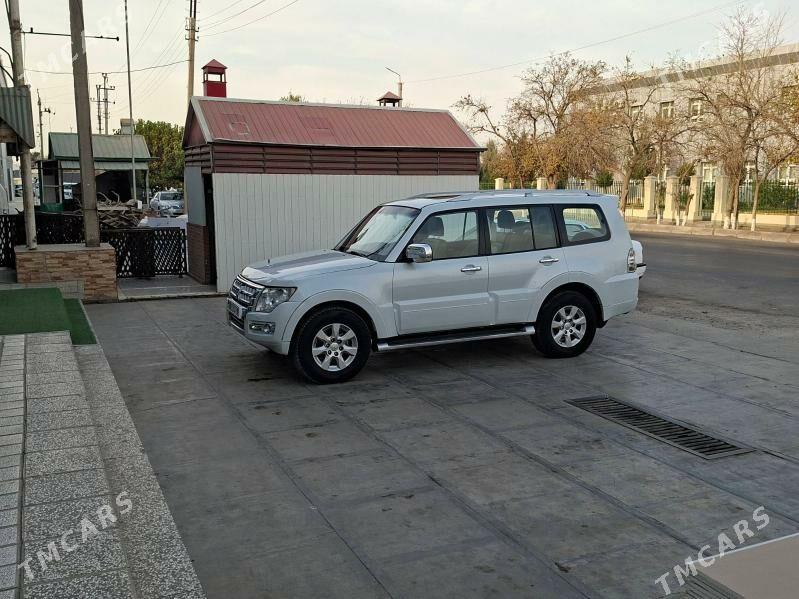 Mitsubishi Pajero 2016 - 305 000 TMT - Мары - img 2