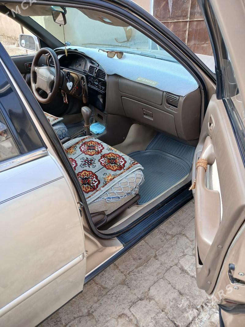Toyota Camry 1995 - 147 000 TMT - Акдепе - img 5