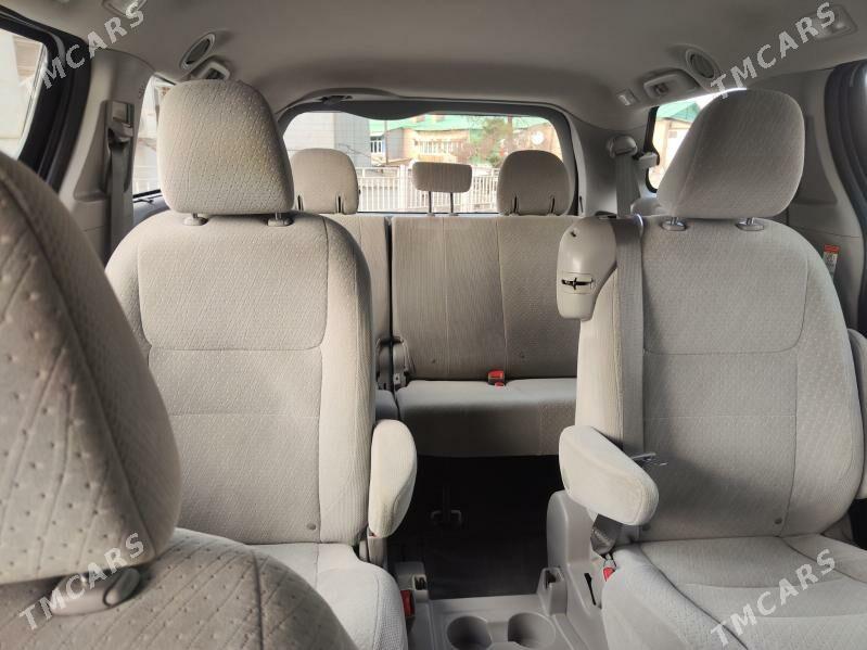 Toyota Sienna 2018 - 380 000 TMT - Мары - img 6
