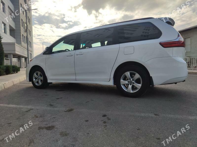 Toyota Sienna 2018 - 380 000 TMT - Мары - img 4