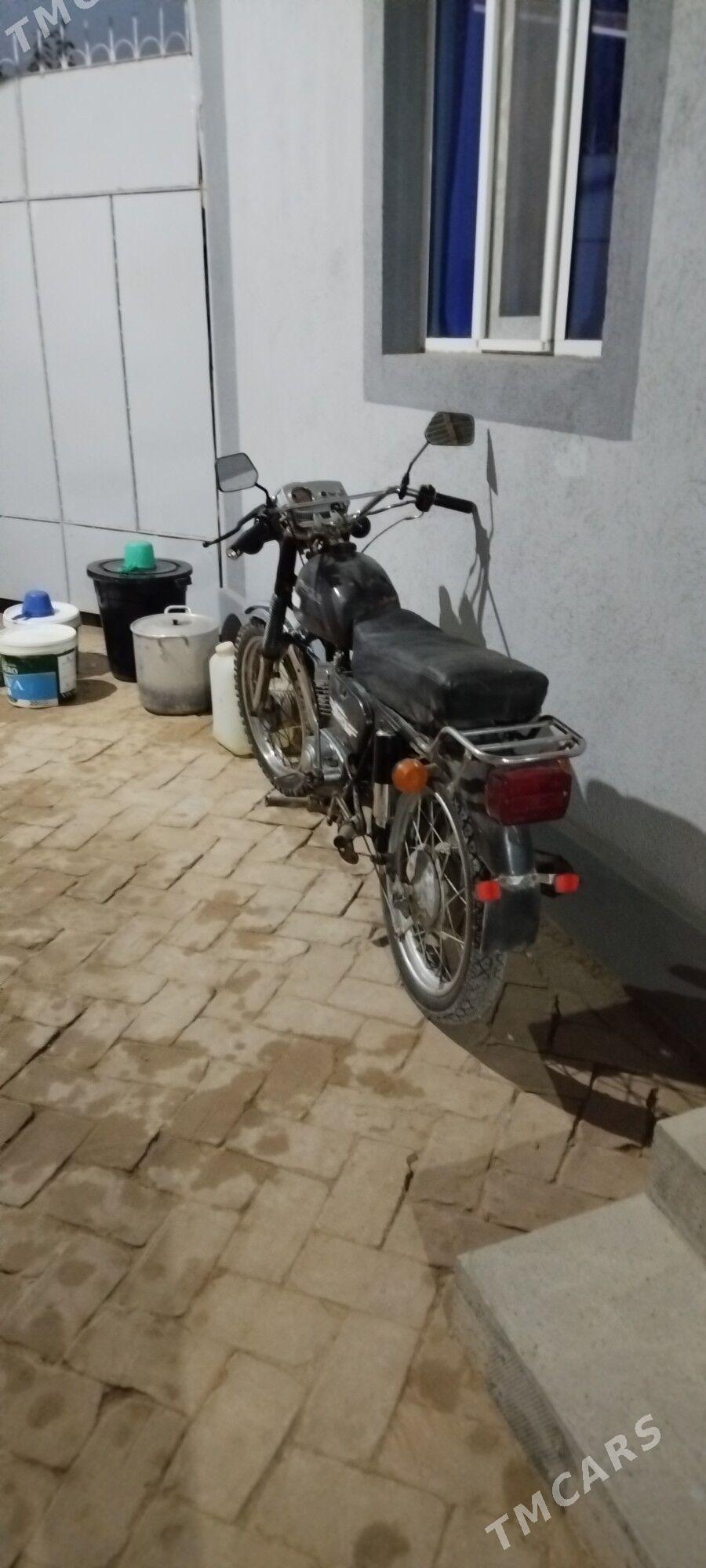 Iž Planeta 1990 - 6 000 TMT - Ёлётен - img 2