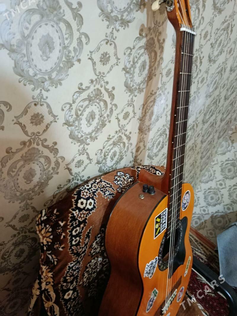 продается гитара - Parahat 1 - img 2
