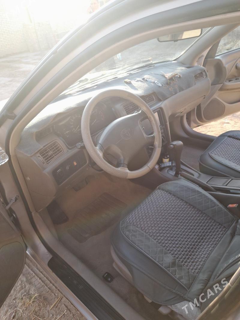 Toyota Camry 2002 - 135 000 TMT - Çärjew - img 4