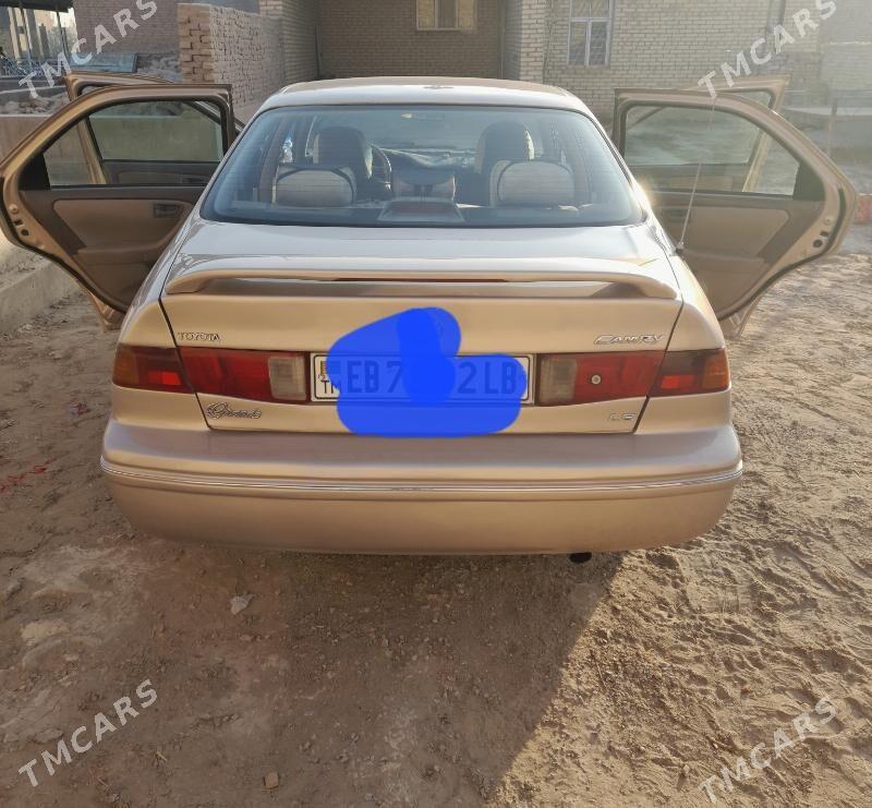 Toyota Camry 2002 - 135 000 TMT - Çärjew - img 2