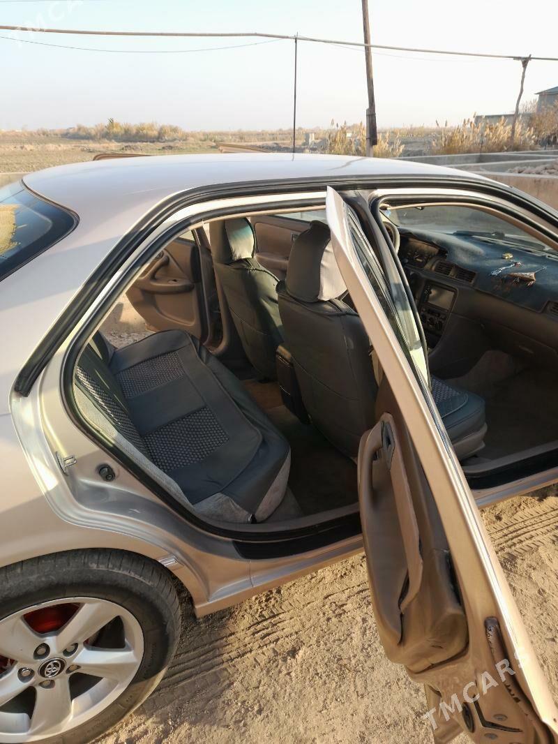 Toyota Camry 2002 - 135 000 TMT - Çärjew - img 7