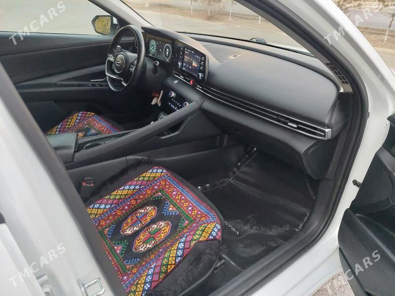 Hyundai Elantra 2022 - 240 000 TMT - Aşgabat - img 8