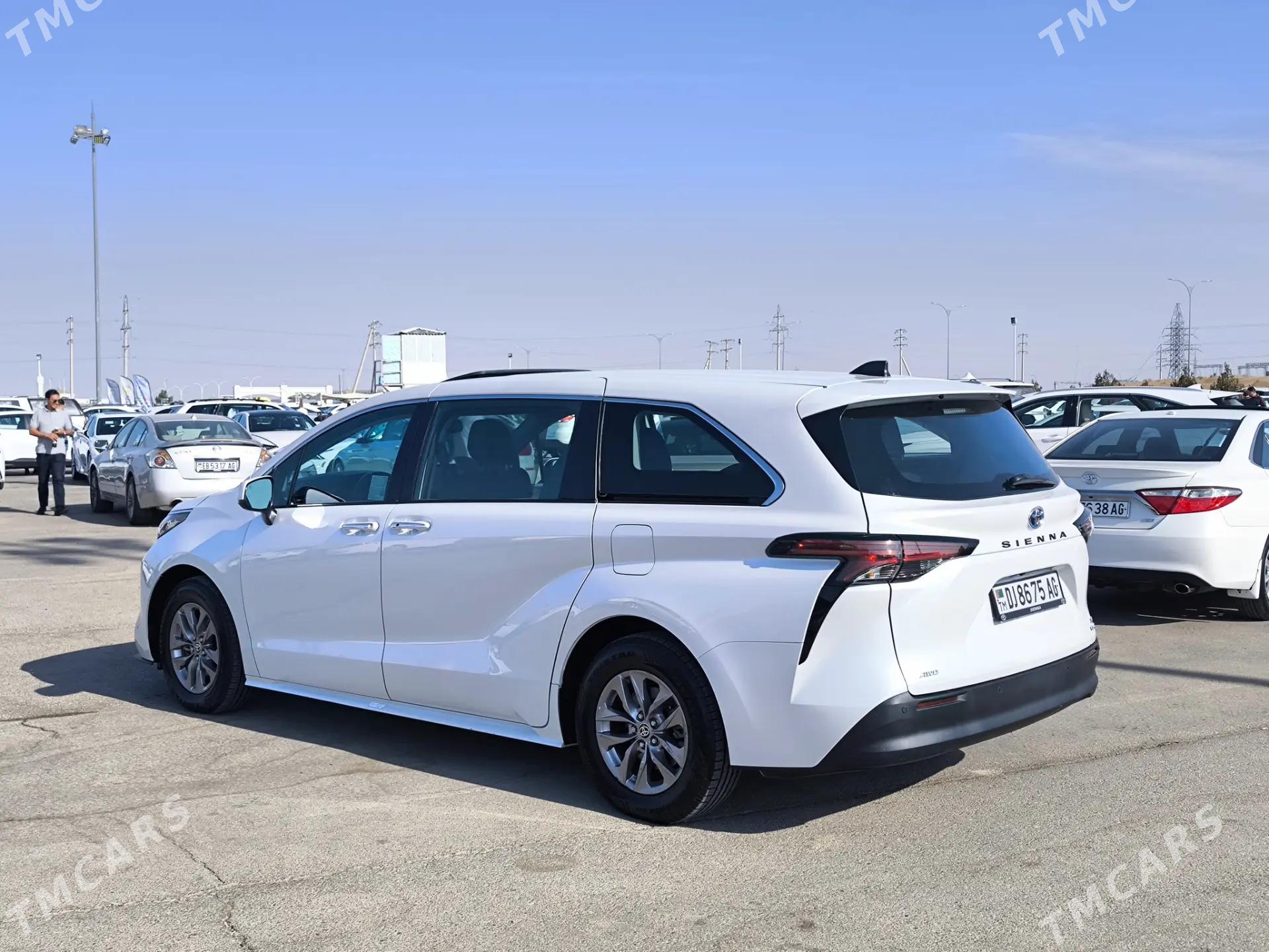 Toyota Sienna 2022 - 500 000 TMT - Ашхабад - img 2