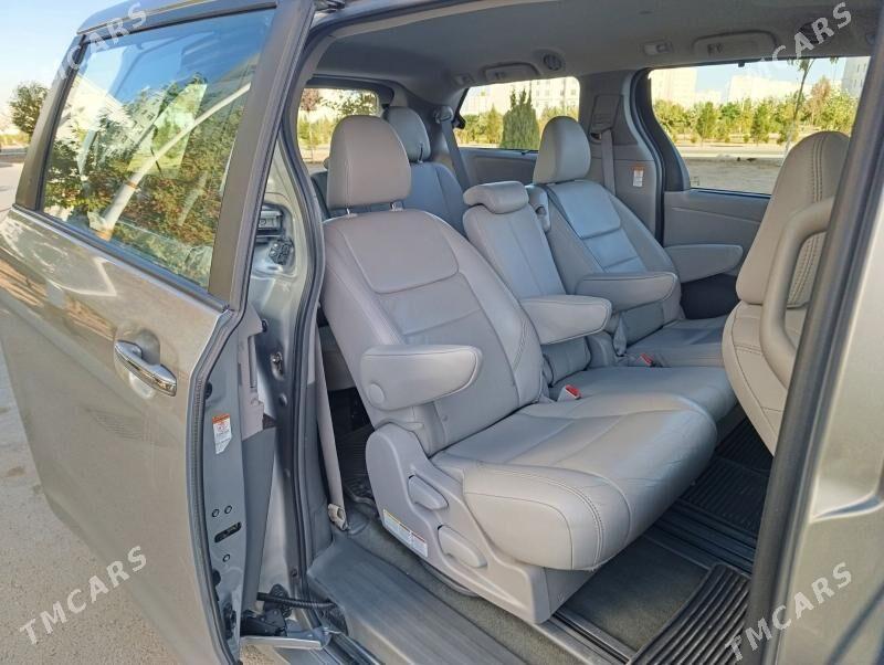 Toyota Sienna 2016 - 350 000 TMT - Aşgabat - img 6