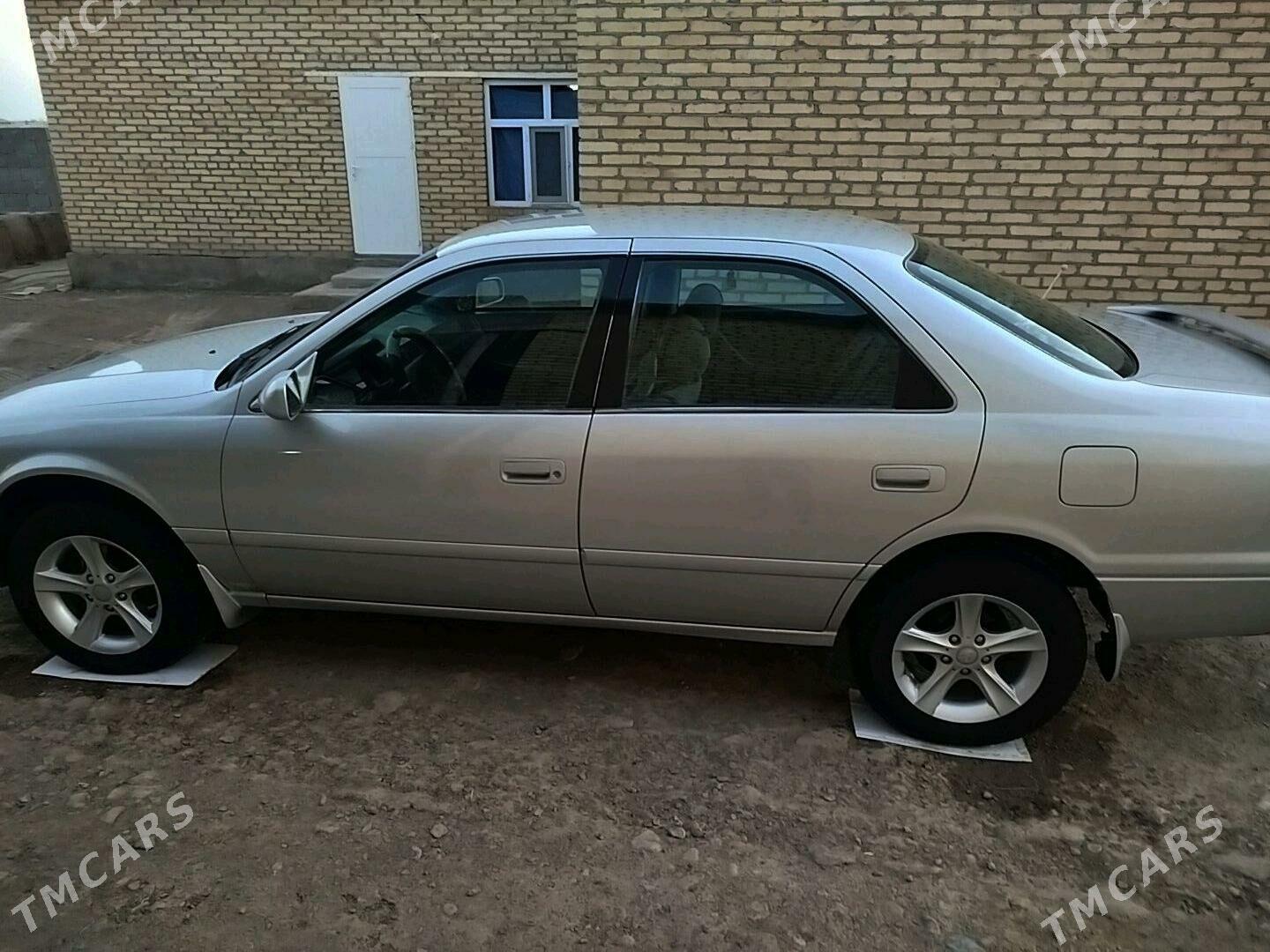 Toyota Camry 2000 - 160 000 TMT - Bekrewe - img 1