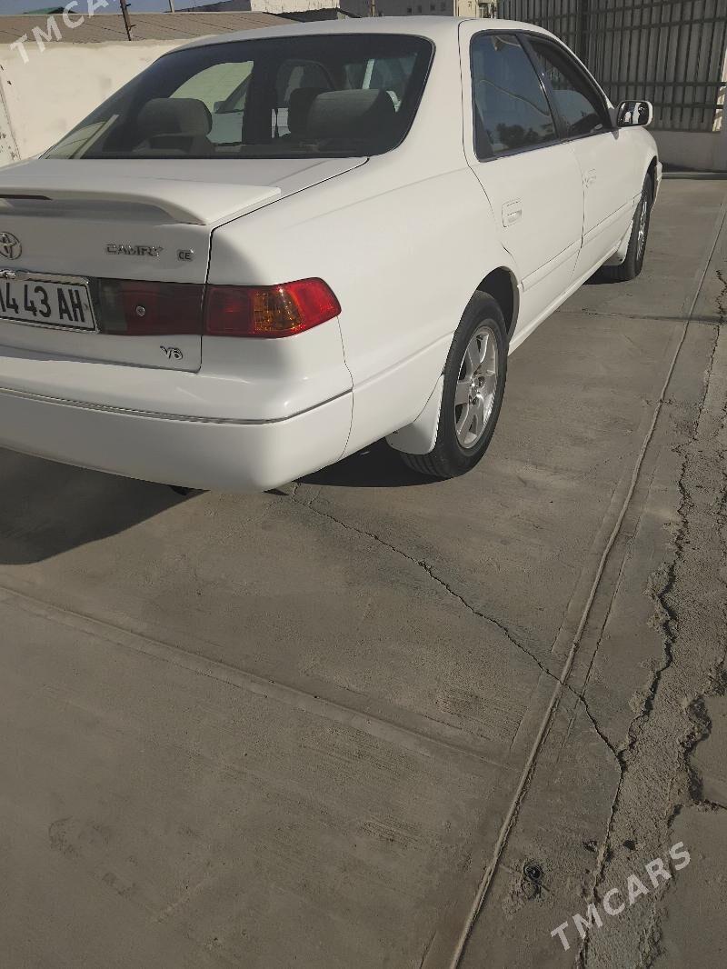 Toyota Camry 2000 - 128 000 TMT - Теджен - img 4