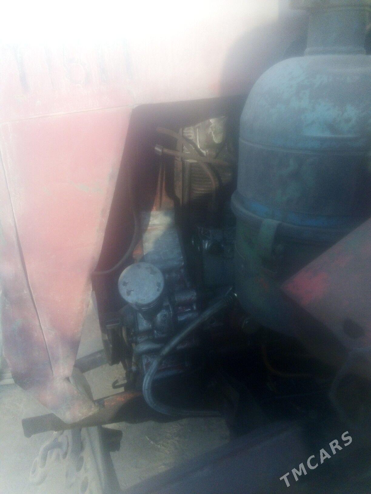 MTZ T-28 1986 - 20 000 TMT - Farap - img 1