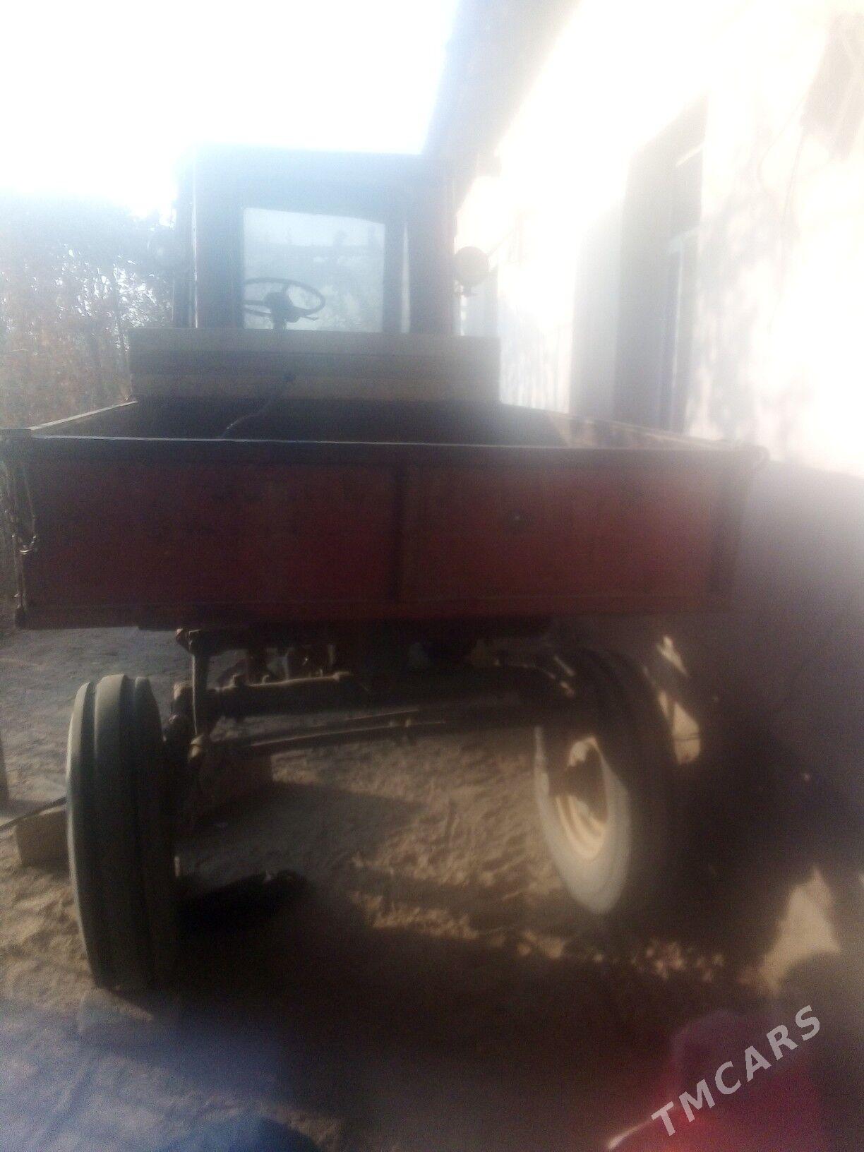 MTZ T-28 1986 - 20 000 TMT - Farap - img 2