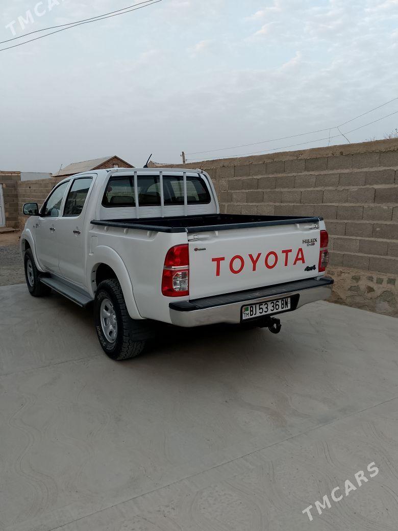 Toyota Hilux 2006 - 240 000 TMT - Bereket - img 2