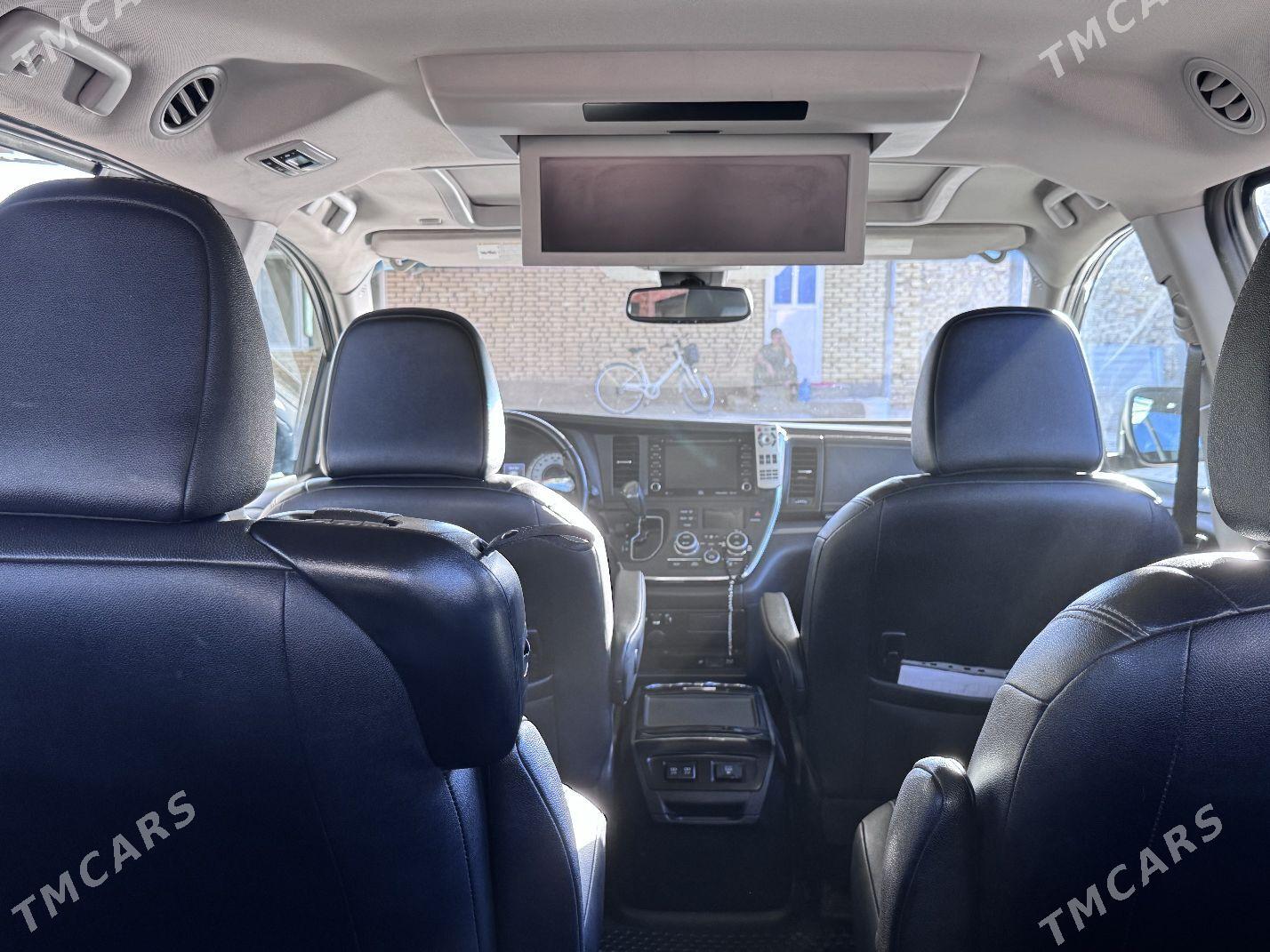 Toyota Sienna 2019 - 420 000 TMT - Байрамали - img 6