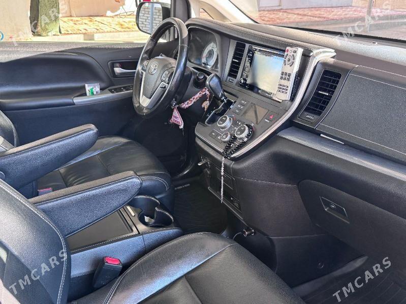 Toyota Sienna 2019 - 420 000 TMT - Байрамали - img 2
