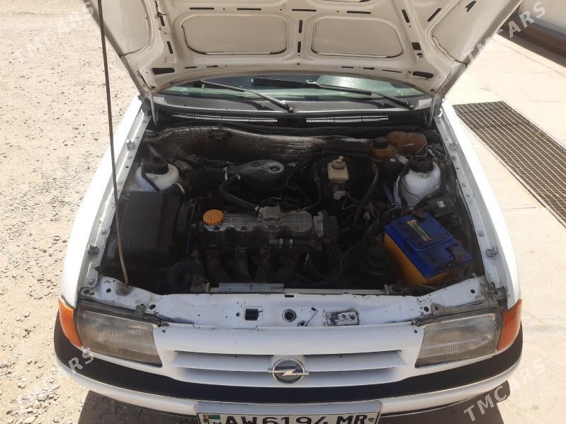 Opel Astra 1993 - 38 000 TMT - Векильбазар - img 1