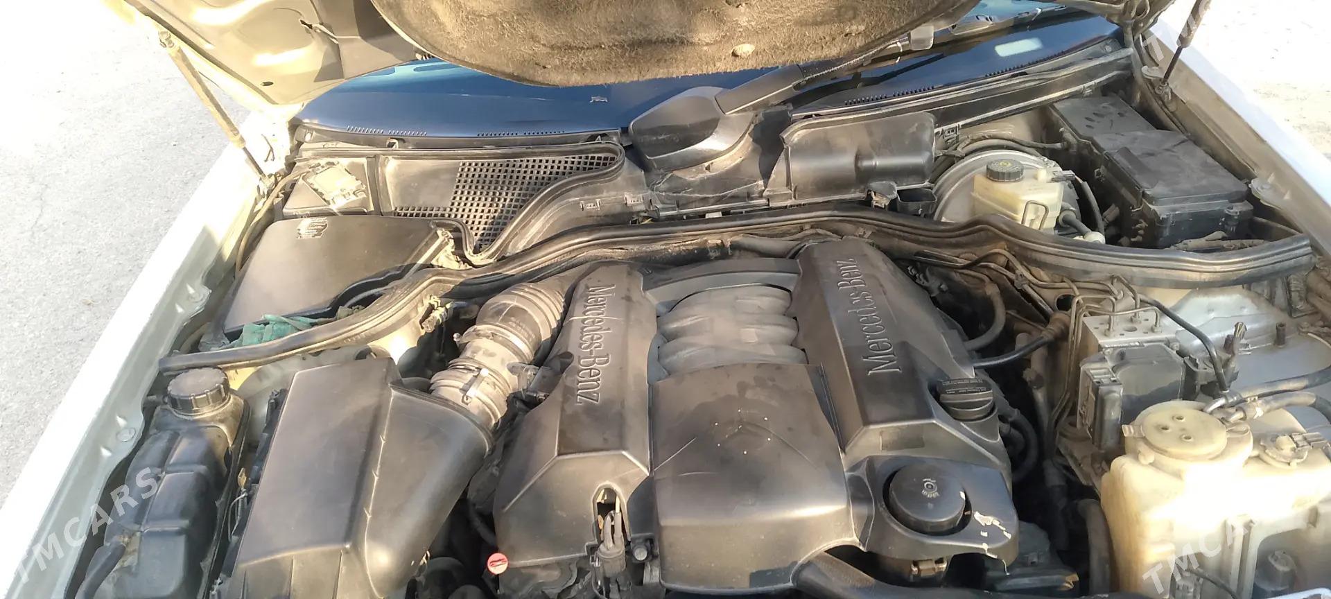 Mercedes-Benz E320 2001 - 116 000 TMT - Türkmenbaşy - img 9