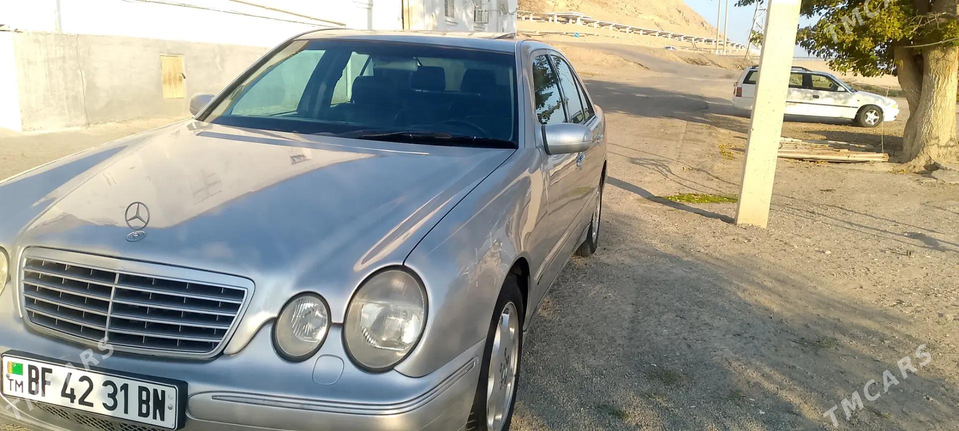Mercedes-Benz E320 2001 - 116 000 TMT - Türkmenbaşy - img 6