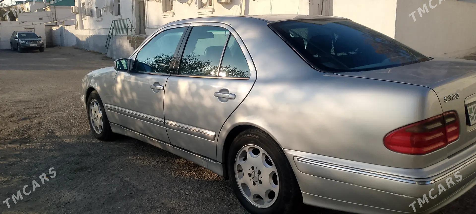 Mercedes-Benz E320 2001 - 116 000 TMT - Türkmenbaşy - img 3