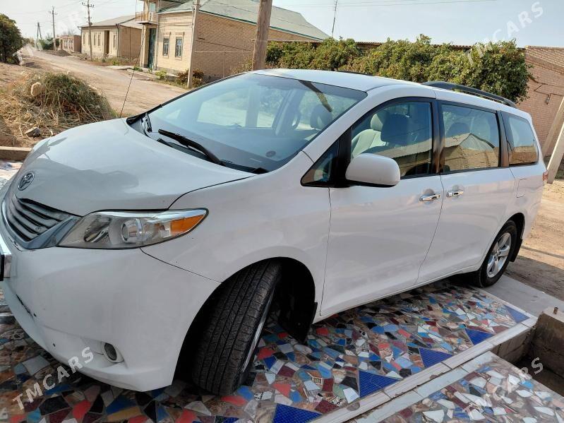 Toyota Sienna 2011 - 270 000 TMT - Dänew - img 2