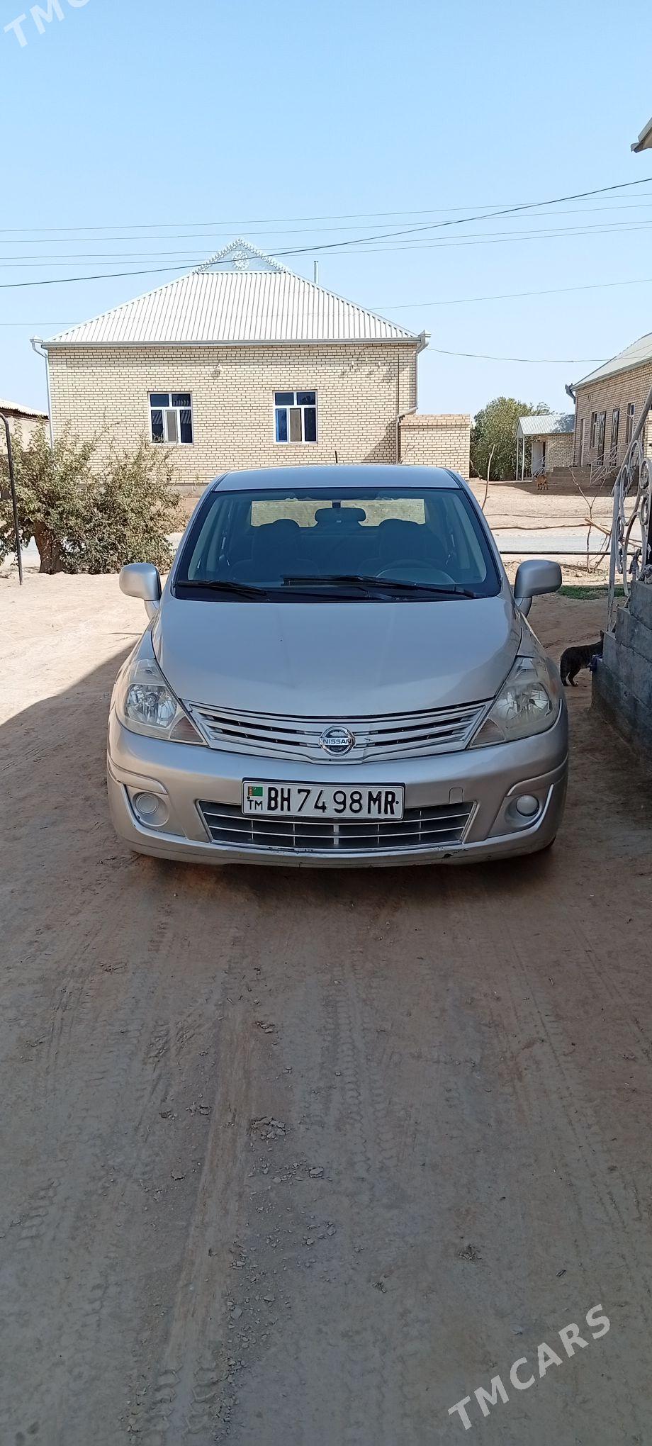 Nissan Versa 2010 - 125 000 TMT - Байрамали - img 1