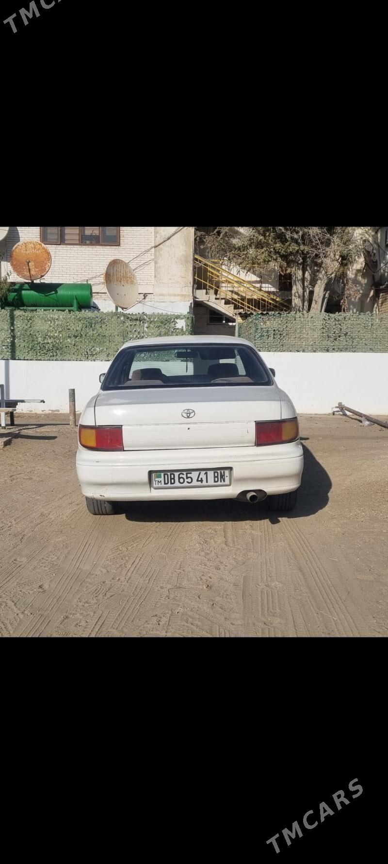 Toyota Camry 1993 - 35 000 TMT - Хазар - img 3